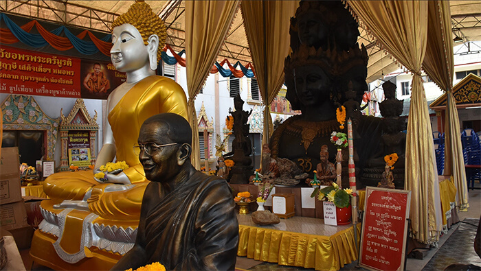 ขอพรพระเงินพระทอง